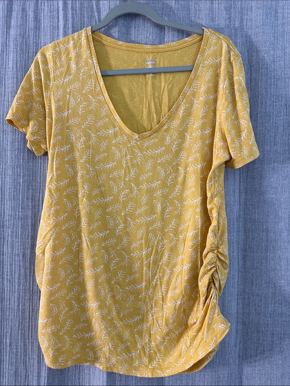 Old Navy Yellow V-Neck Short Sleeve Maternity Top